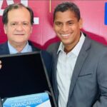 João Dão concede Título de Cidadão Camaçariense a Maurício Bacelar
